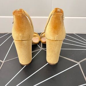 Sam Edelman yellow velvet heels size 11